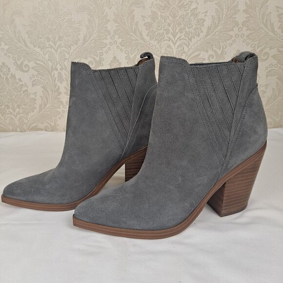 Marc Fisher Gadri 7M Gray Suede Booties Pointed Toe Chunky Heel Pull On NWOT - Picture 1 of 13